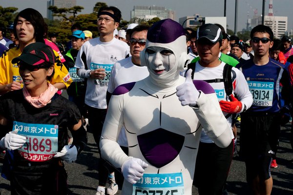 Disfrazados en Tokio - Locos por correr