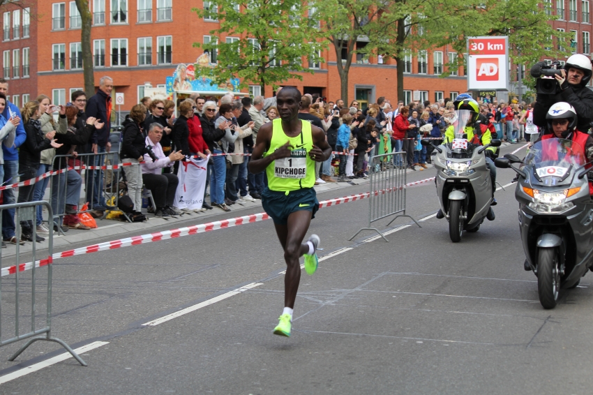 Eliud Kipchoge Rotterdam 2014 - Locos por correr